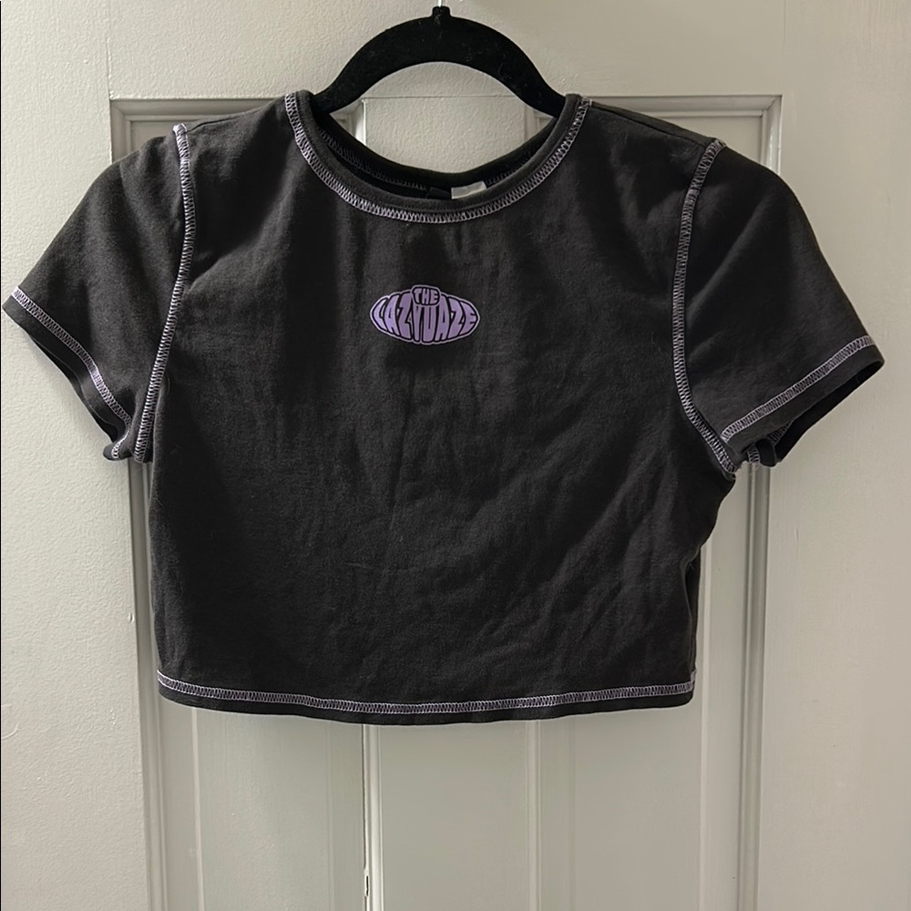 Trendy Black and Purple Crop Top with Crew Neck
